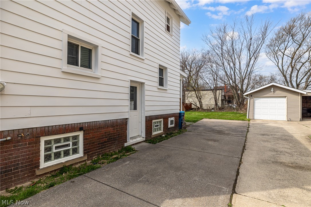 1038 W 11th Street Lorain OH 44052