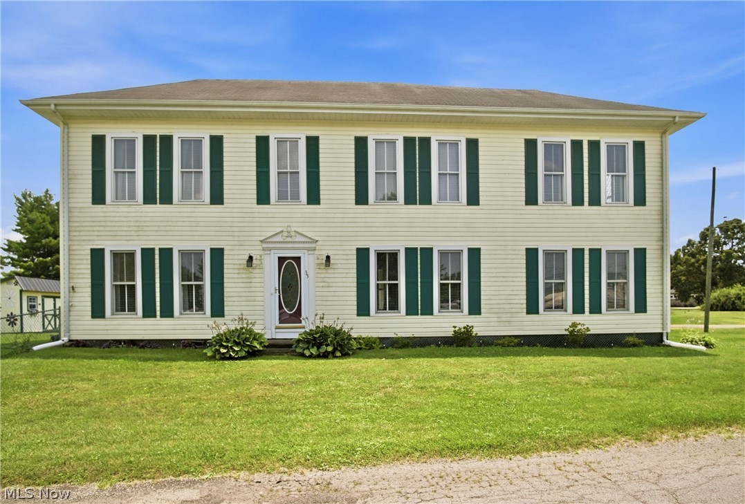 32 E 1st Street Frazeysburg OH 43822