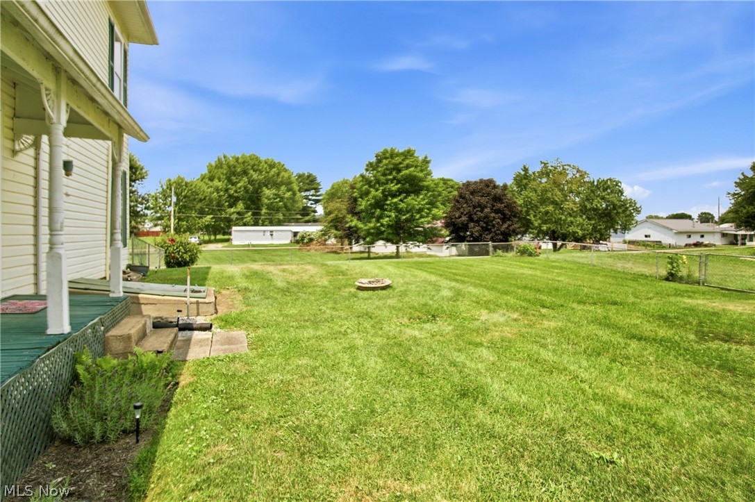 32 E 1st Street Frazeysburg OH 43822