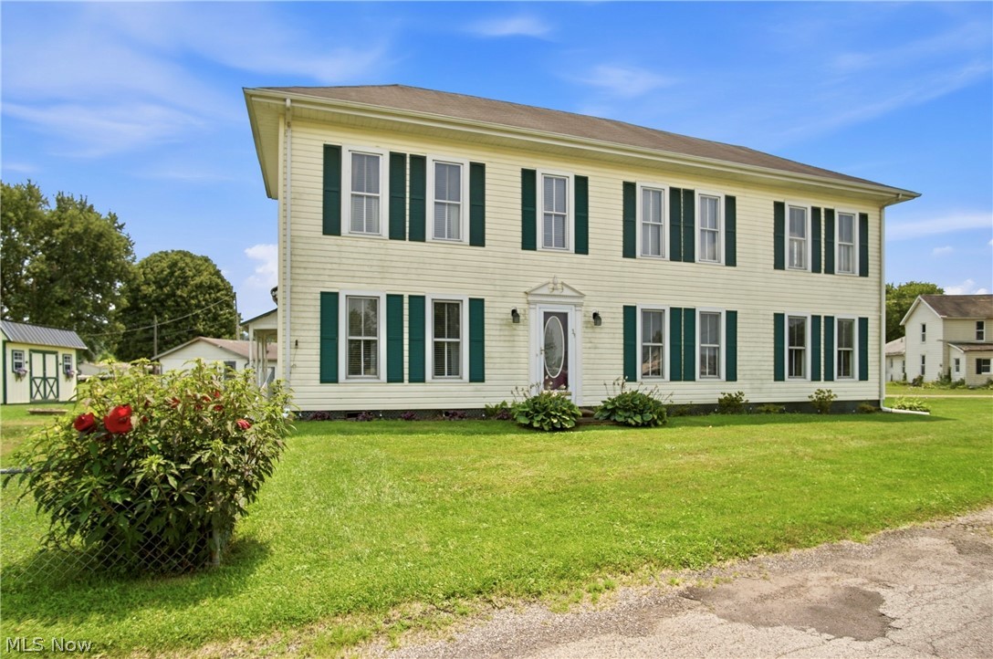 32 E 1st Street Frazeysburg OH 43822