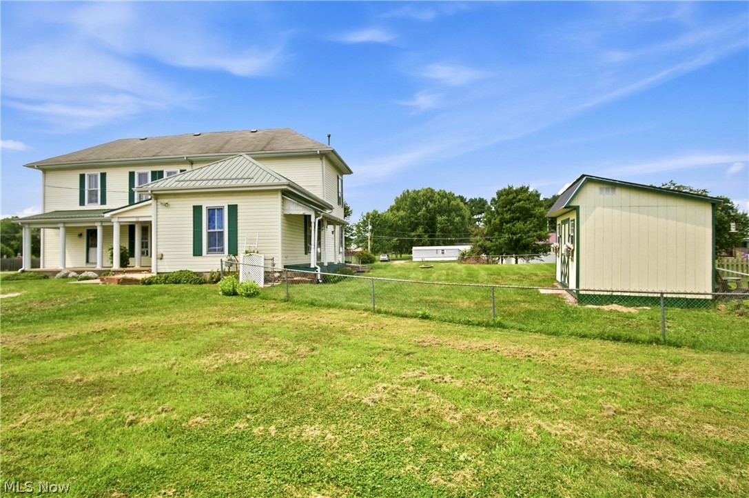 32 E 1st Street Frazeysburg OH 43822
