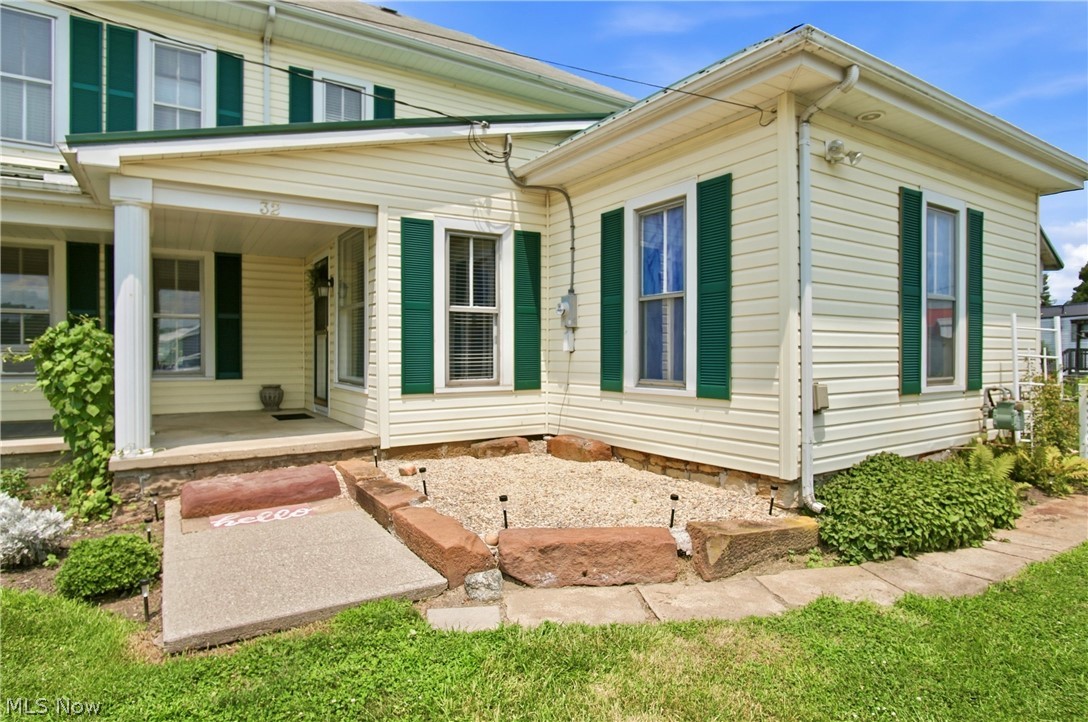 32 E 1st Street Frazeysburg OH 43822