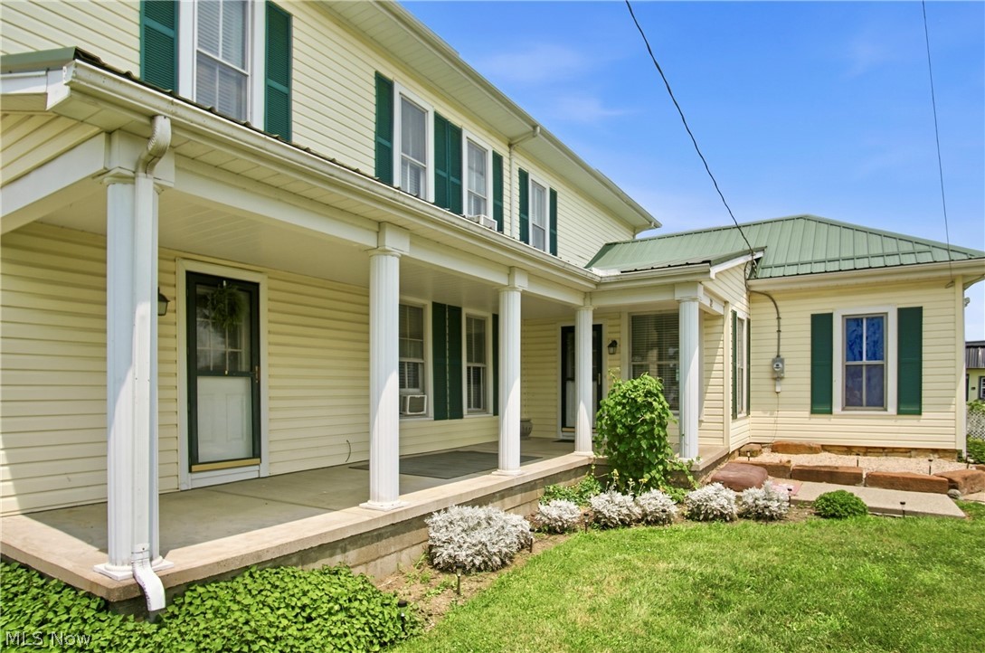 32 E 1st Street Frazeysburg OH 43822
