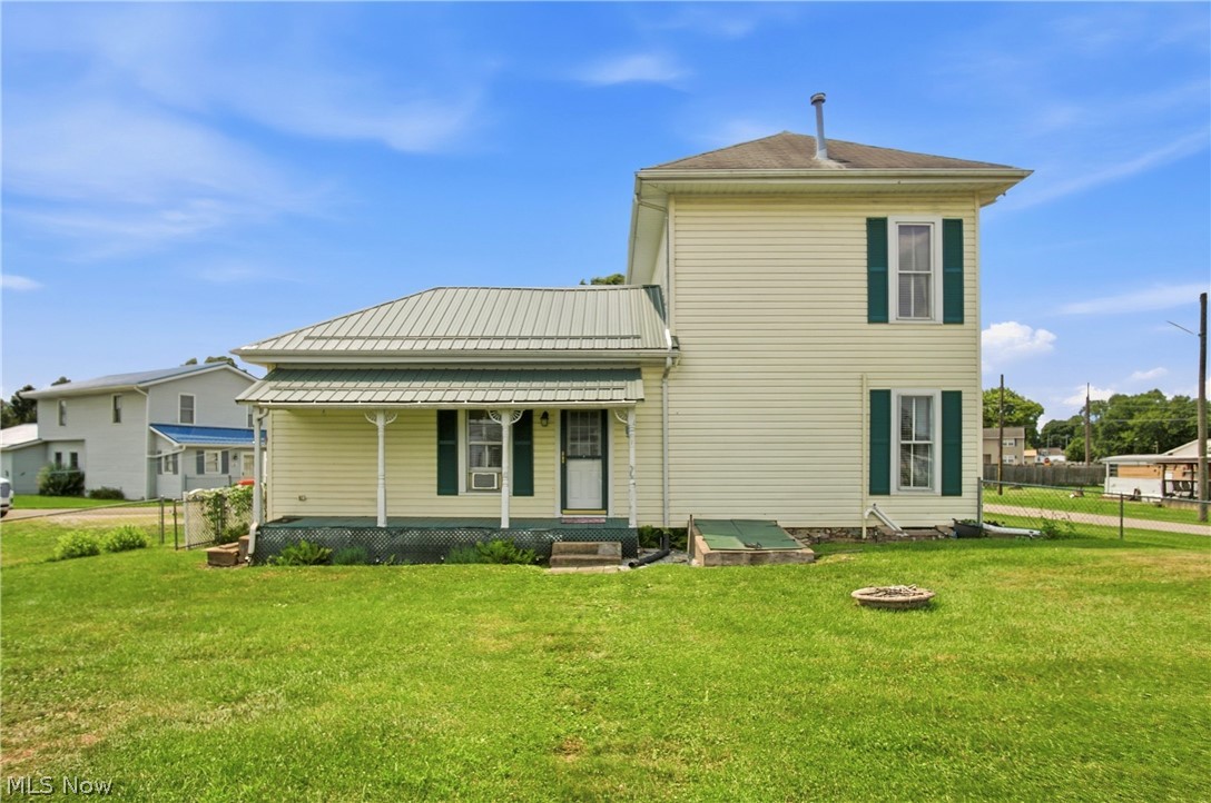 32 E 1st Street Frazeysburg OH 43822