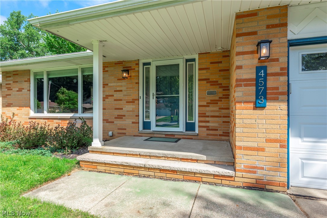 4573 Whitehall Drive South Euclid OH 44121
