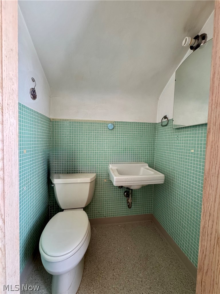 143 Wilson Street Struthers OH 44471