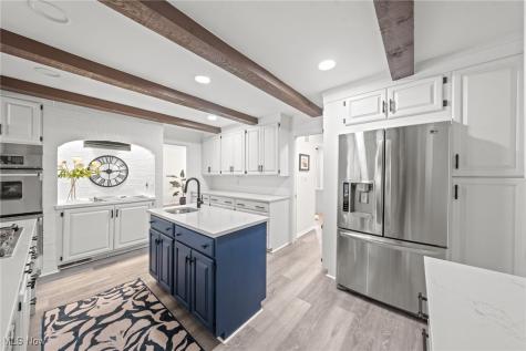 2745 Green Road Shaker Heights OH 44122