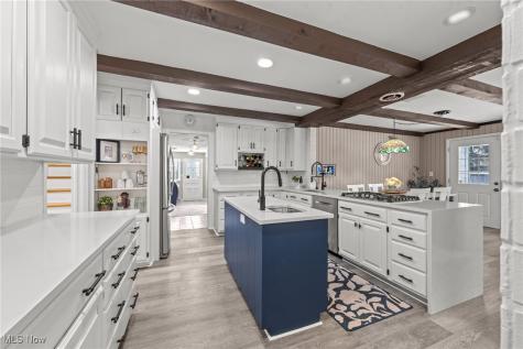 2745 Green Road Shaker Heights OH 44122