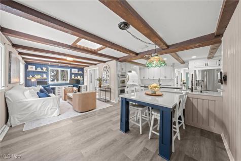 2745 Green Road Shaker Heights OH 44122