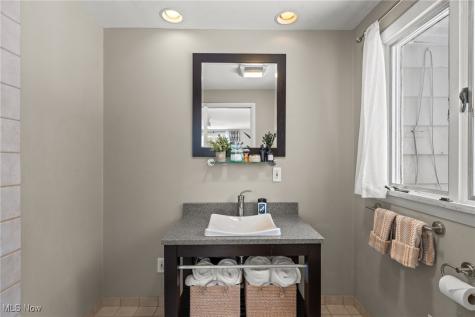 2745 Green Road Shaker Heights OH 44122