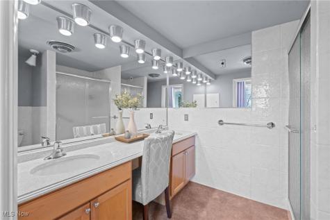 2745 Green Road Shaker Heights OH 44122