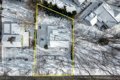 2745 Green Road Shaker Heights OH 44122