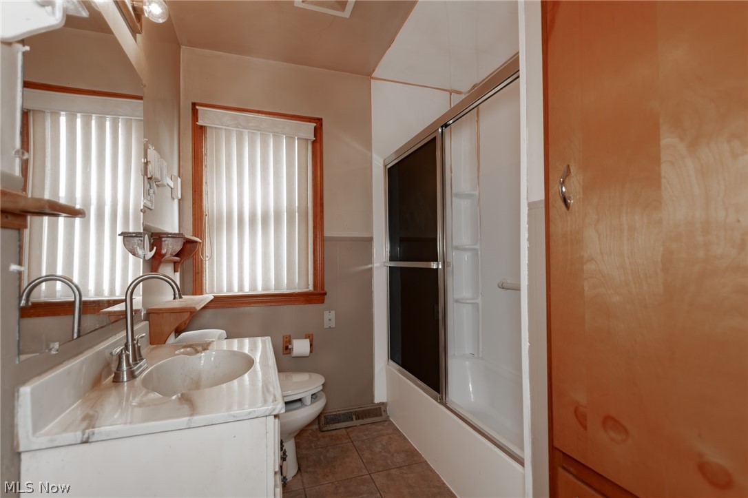 34233 Beach Park Avenue Eastlake OH 44095