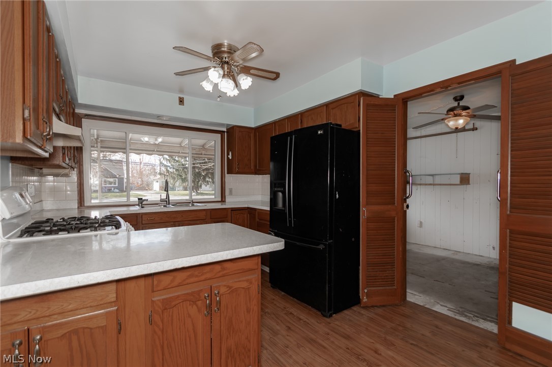 34233 Beach Park Avenue Eastlake OH 44095