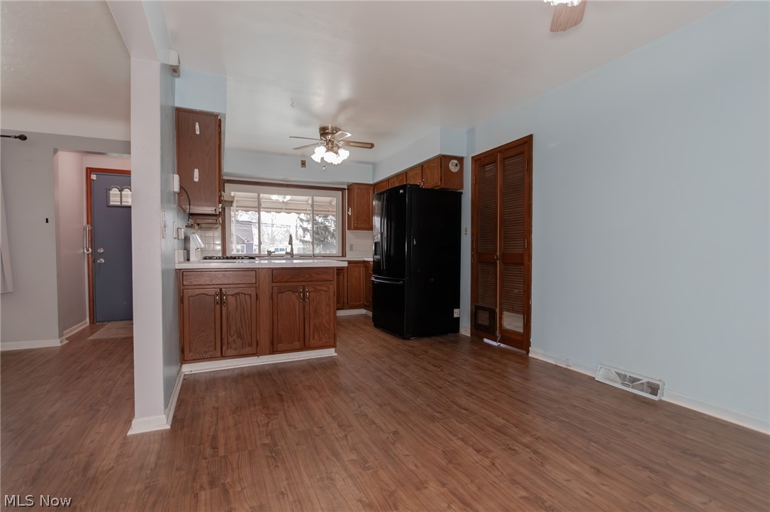 34233 Beach Park Avenue Eastlake OH 44095
