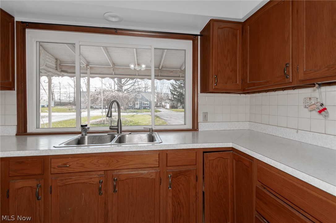 34233 Beach Park Avenue Eastlake OH 44095