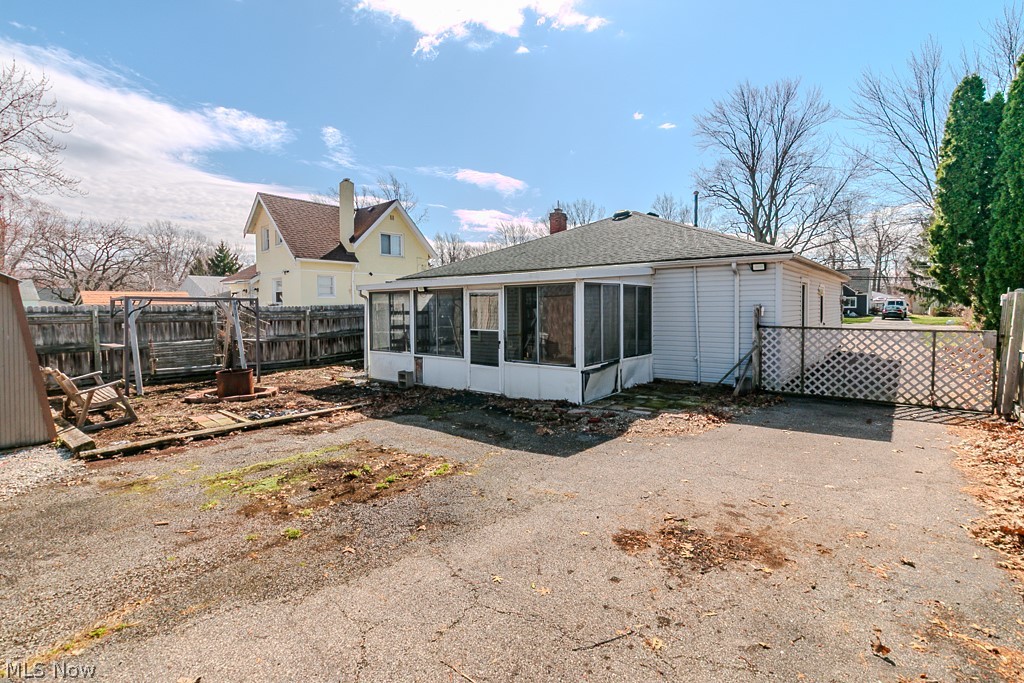 34233 Beach Park Avenue Eastlake OH 44095
