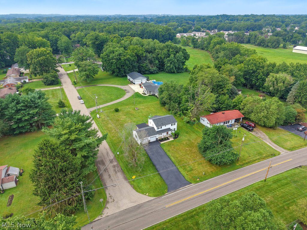 1888 Mt Pleasant Street NW North Canton OH 44720