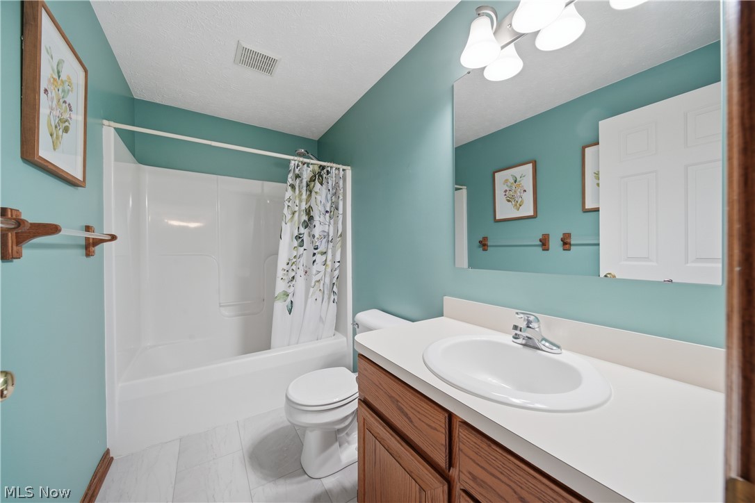 813 Walnut Ridge Street NW Bolivar OH 44612