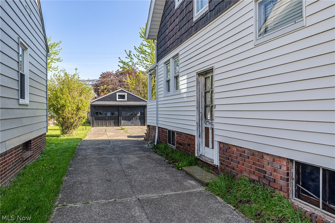8214 Essen Avenue Parma OH 44129