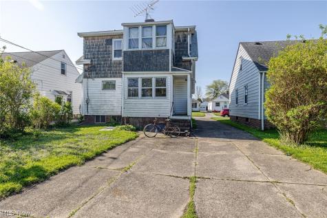 8214 Essen Avenue Parma OH 44129