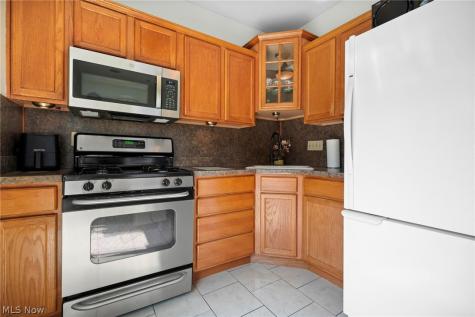 3270 W 122nd Street Cleveland OH 44111