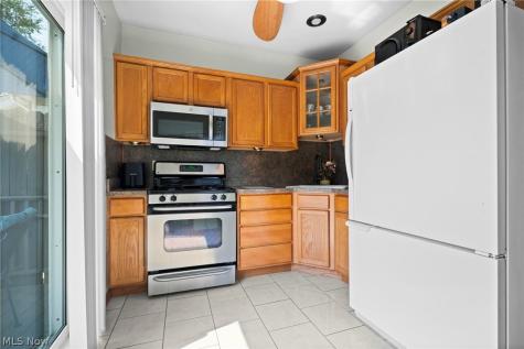 3270 W 122nd Street Cleveland OH 44111