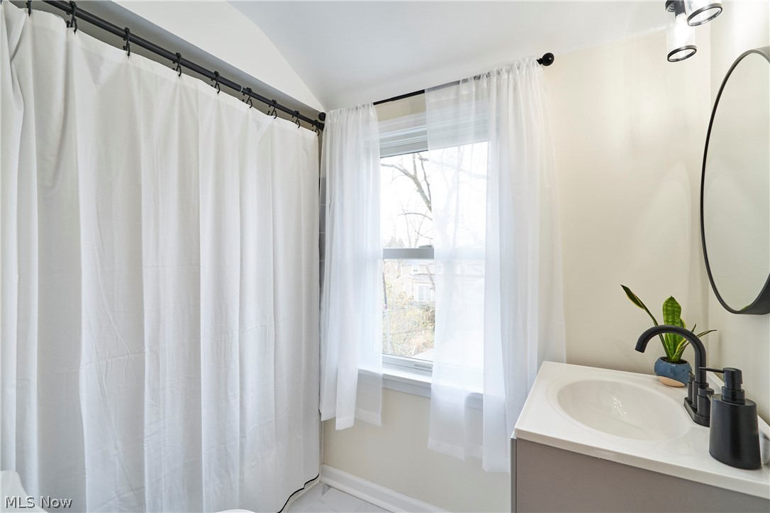 1360 Croyden Road Lyndhurst OH 44124