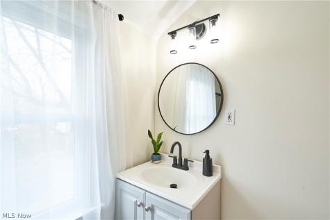 1360 Croyden Road Lyndhurst OH 44124