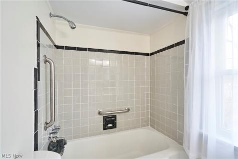 1360 Croyden Road Lyndhurst OH 44124