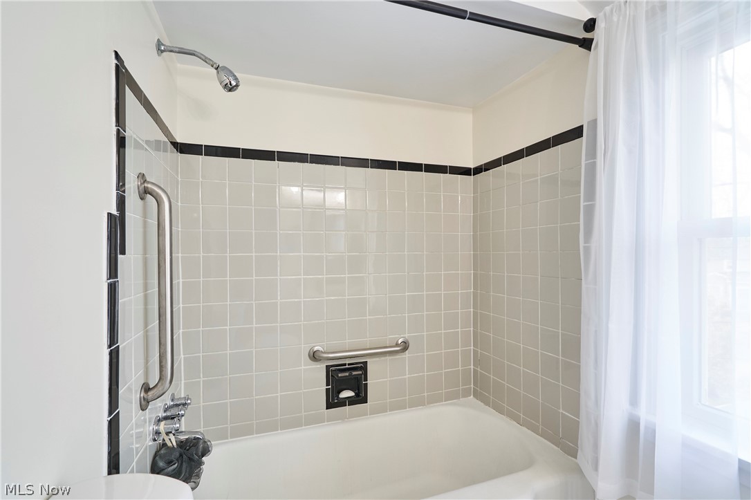 1360 Croyden Road Lyndhurst OH 44124