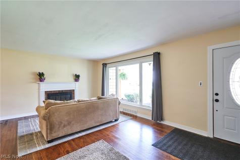 1360 Croyden Road Lyndhurst OH 44124