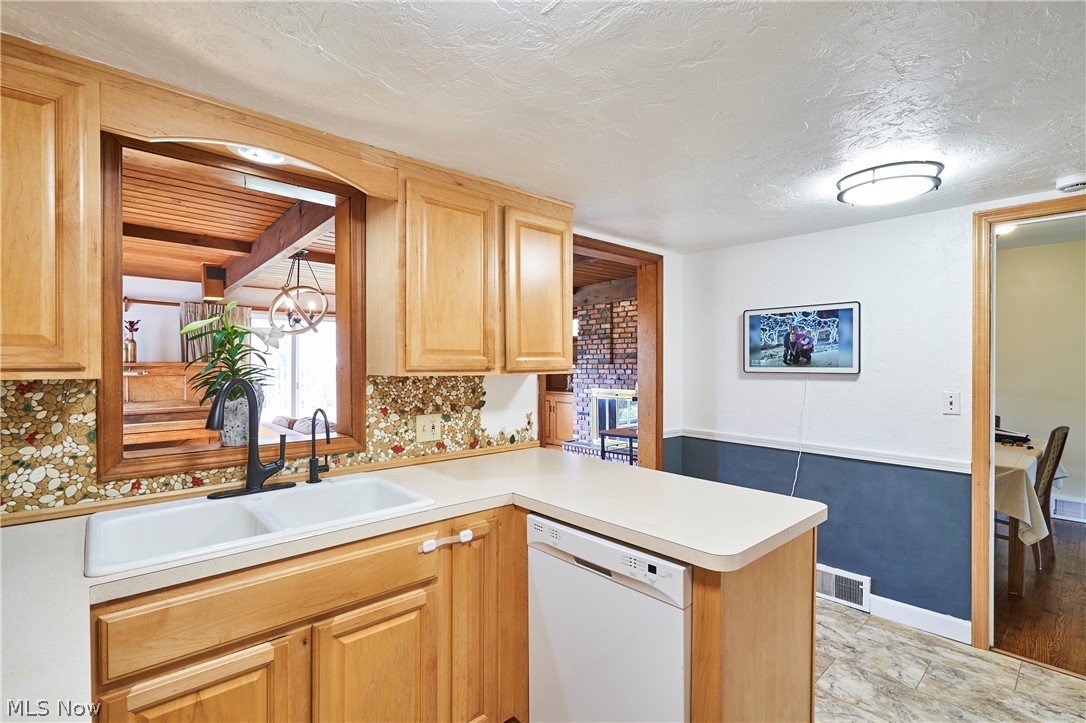 1360 Croyden Road Lyndhurst OH 44124