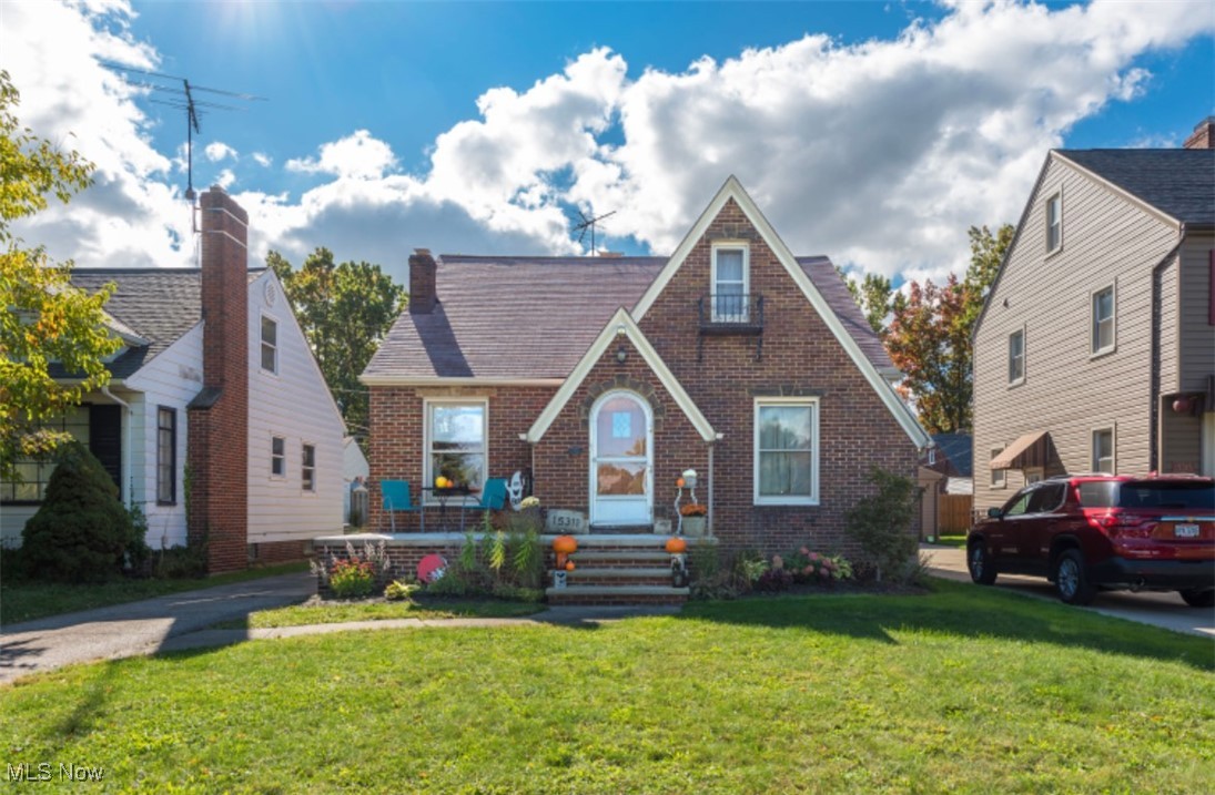 15311 Fernway Avenue Cleveland OH 44111