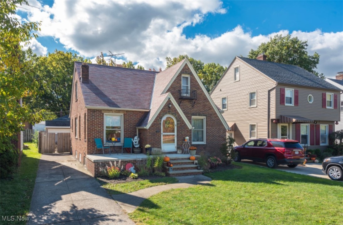15311 Fernway Avenue Cleveland OH 44111