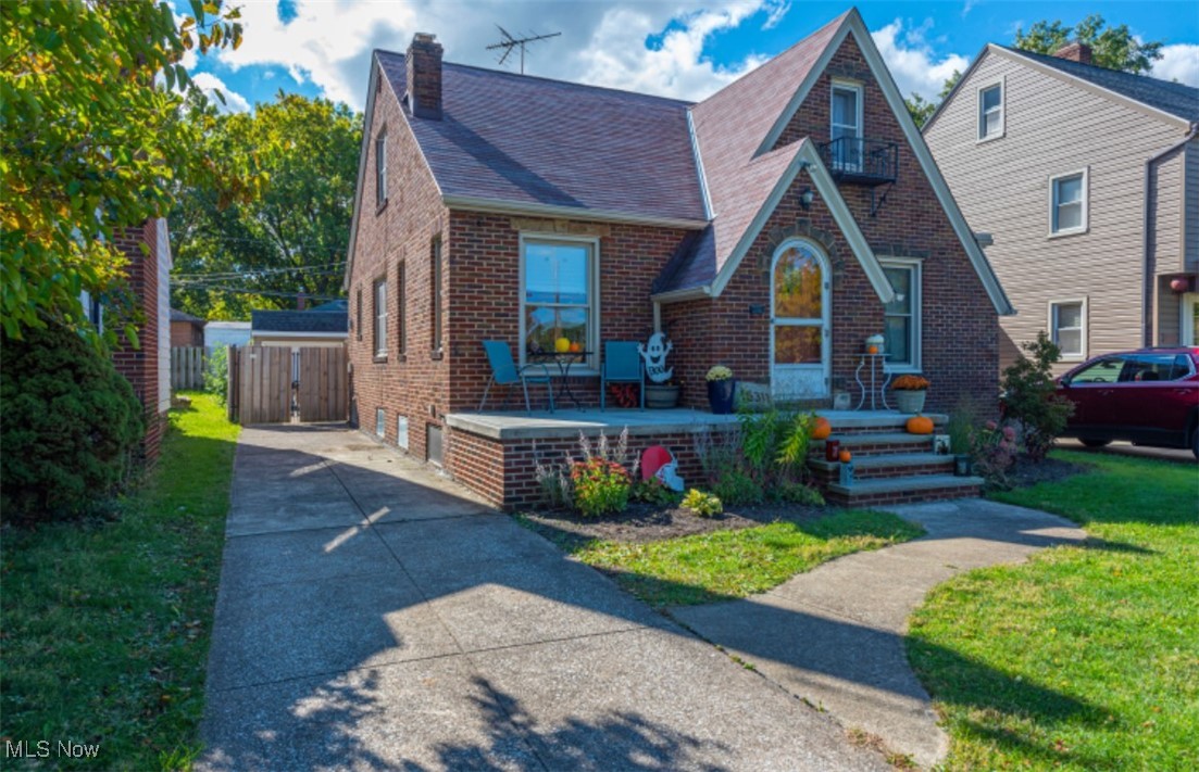 15311 Fernway Avenue Cleveland OH 44111