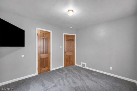 454 E 270th Street Euclid OH 44132