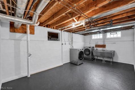 454 E 270th Street Euclid OH 44132