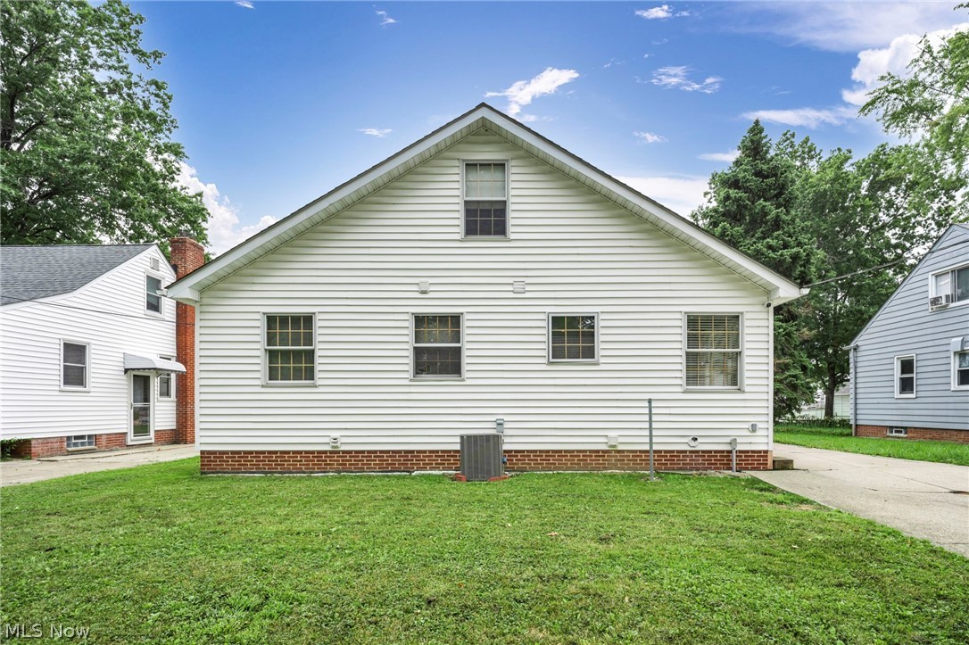 454 E 270th Street Euclid OH 44132