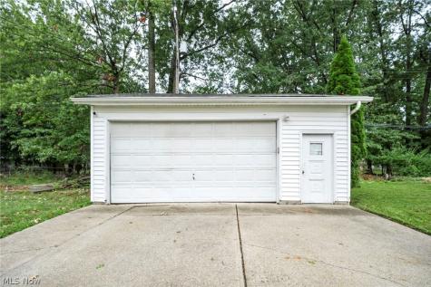 454 E 270th Street Euclid OH 44132