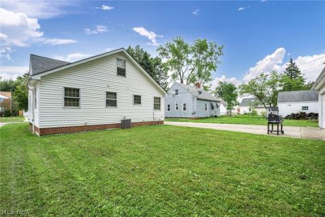 454 E 270th Street Euclid OH 44132