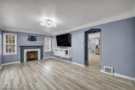 454 E 270th Street Euclid OH 44132