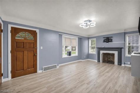 454 E 270th Street Euclid OH 44132