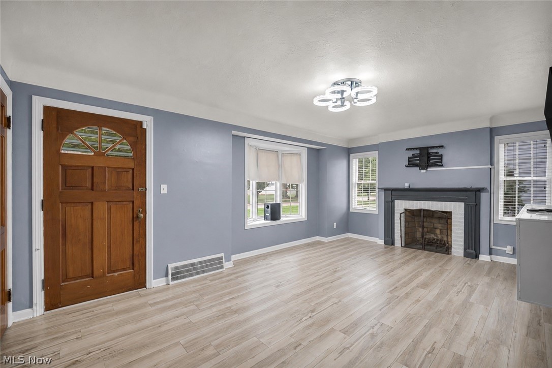 454 E 270th Street Euclid OH 44132