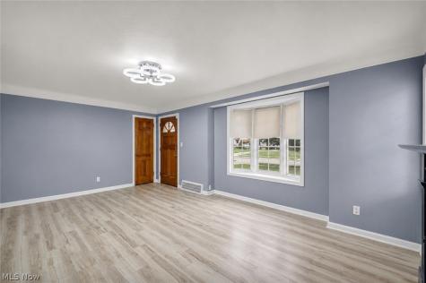 454 E 270th Street Euclid OH 44132