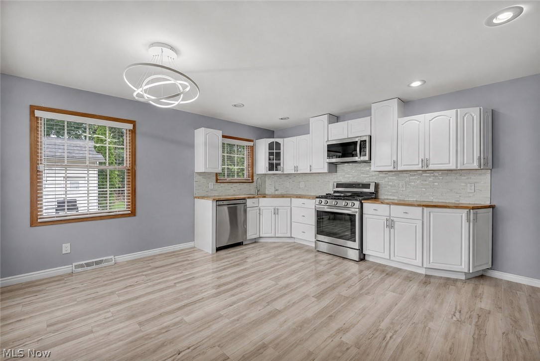454 E 270th Street Euclid OH 44132
