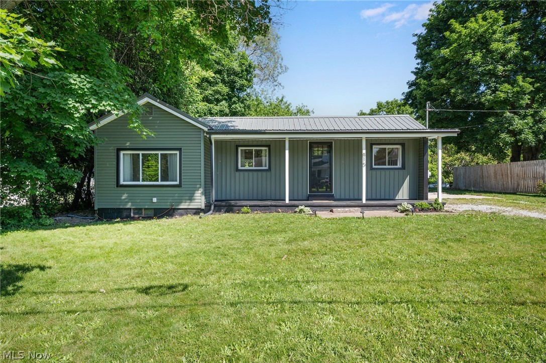 815 E Cassell Avenue Barberton OH 44203