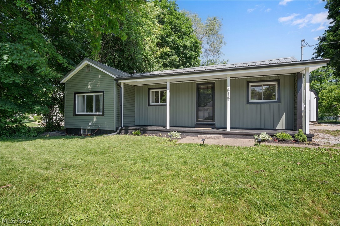 815 E Cassell Avenue Barberton OH 44203