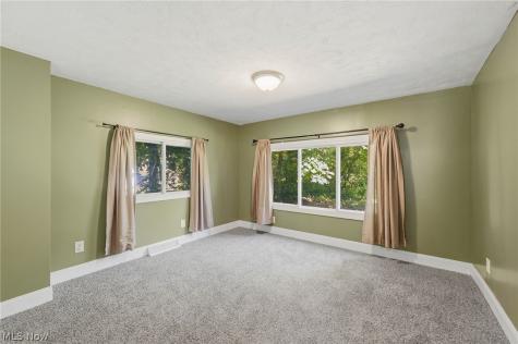 815 E Cassell Avenue Barberton OH 44203