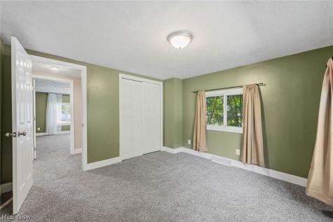 815 E Cassell Avenue Barberton OH 44203